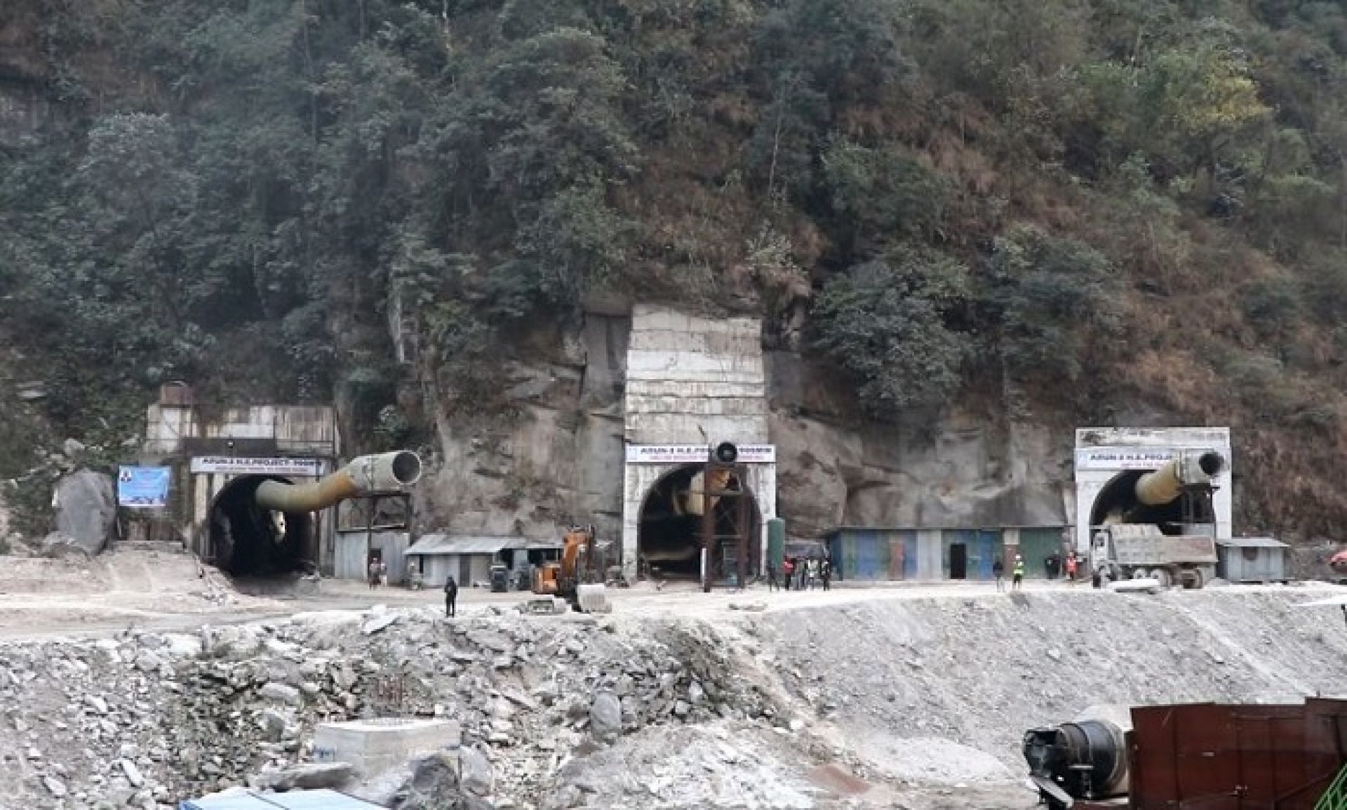 कहाँ पुग्यो अरुण तेस्रो जलविद्युत् आयोजना निर्माण ?